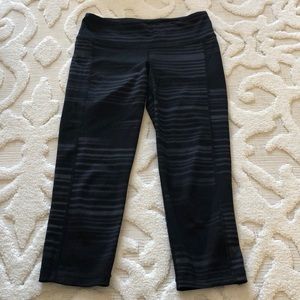 Old Navy Active Fitted Crops Size Small